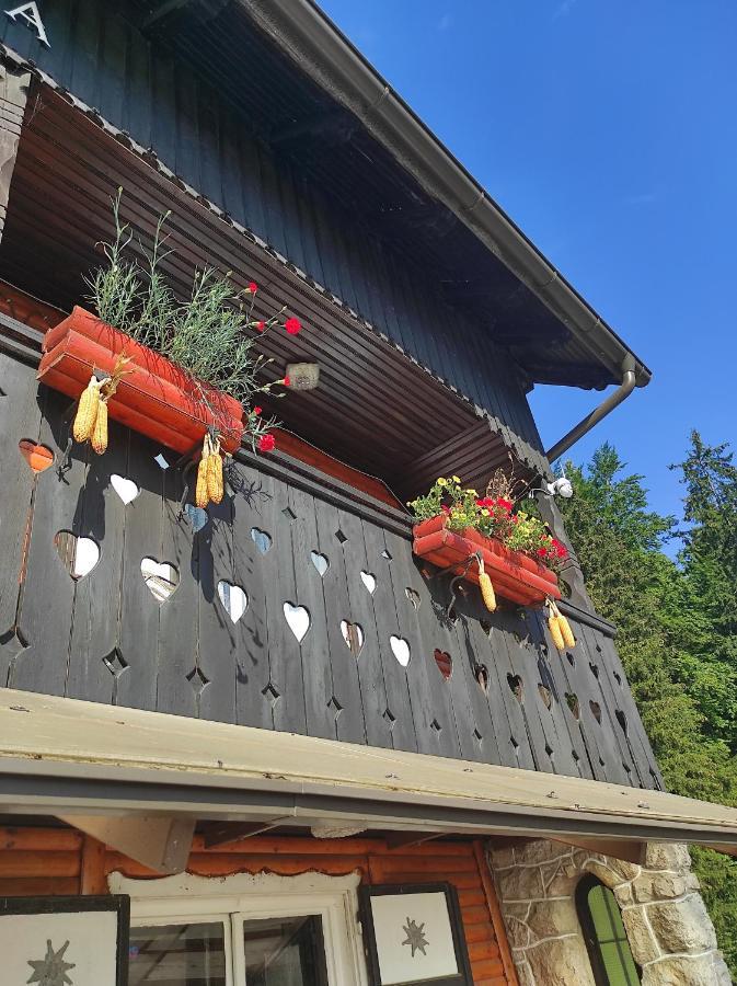 Smucarska Koca Kotlje Exterior foto